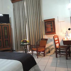 Hotel Concierge Plaza Colima